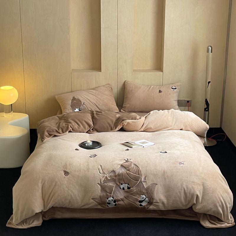 【晴美】加厚牛奶绒贴布绣四件套-夺笋熊猫咖