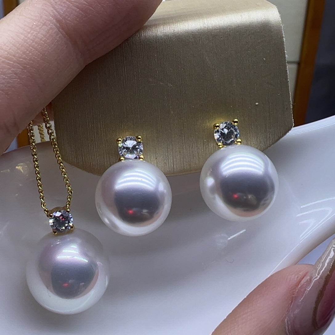 18K金镶嵌淡水珍珠吊坠(赠链)