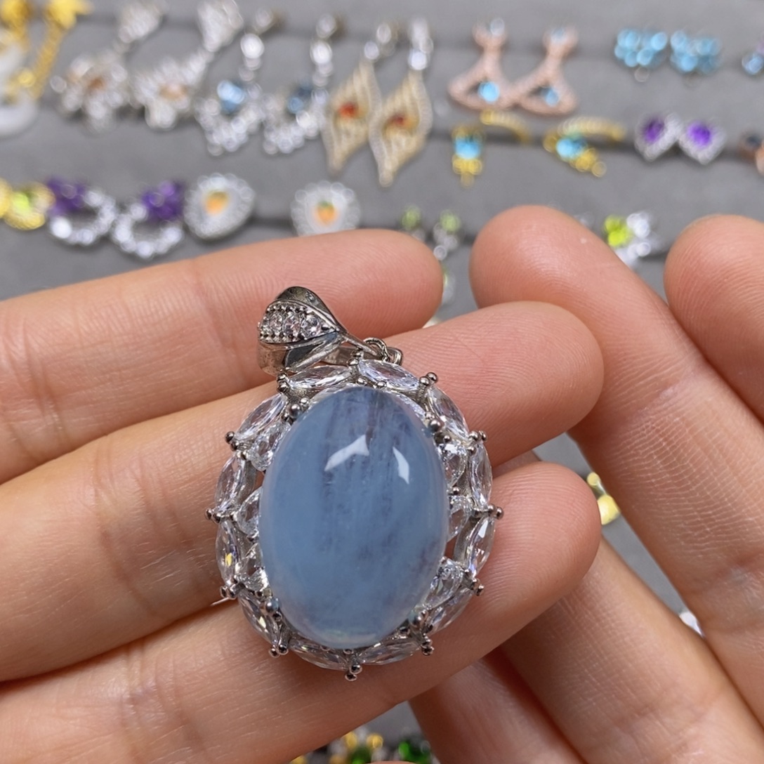 爱***猫海蓝宝石银S925镶嵌颈饰