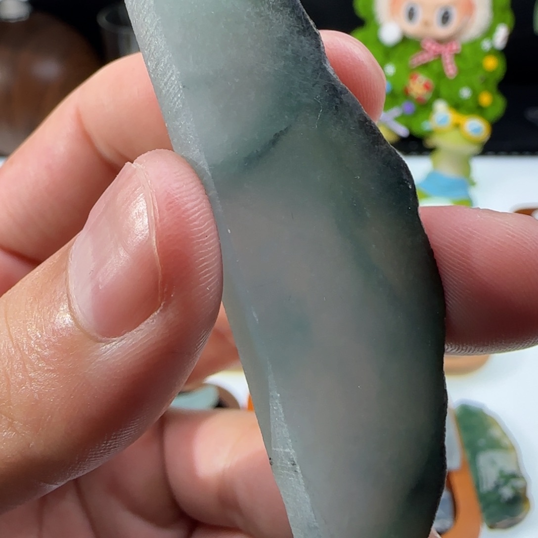 未镶嵌挂件翡翠糯冰蓝底