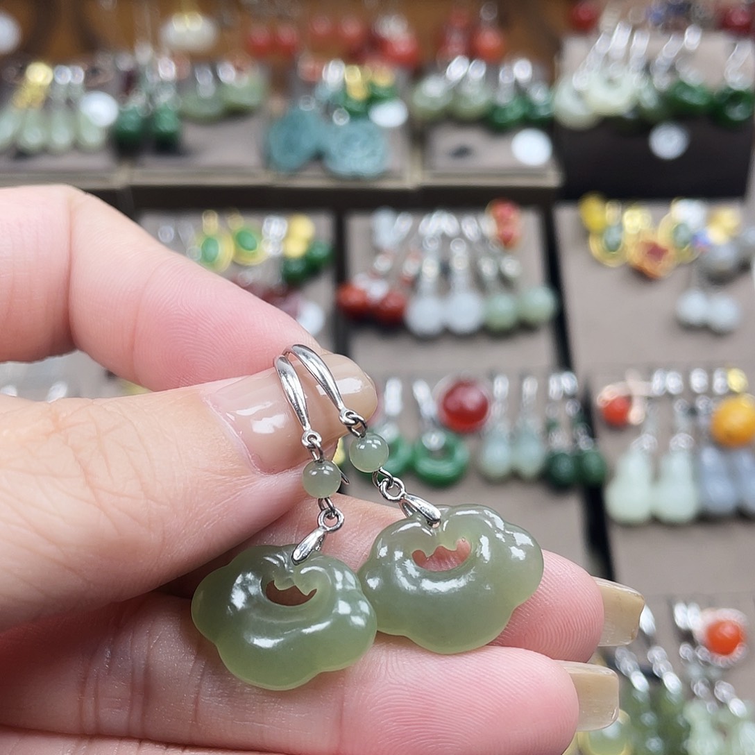 和田玉银S925镶嵌耳饰