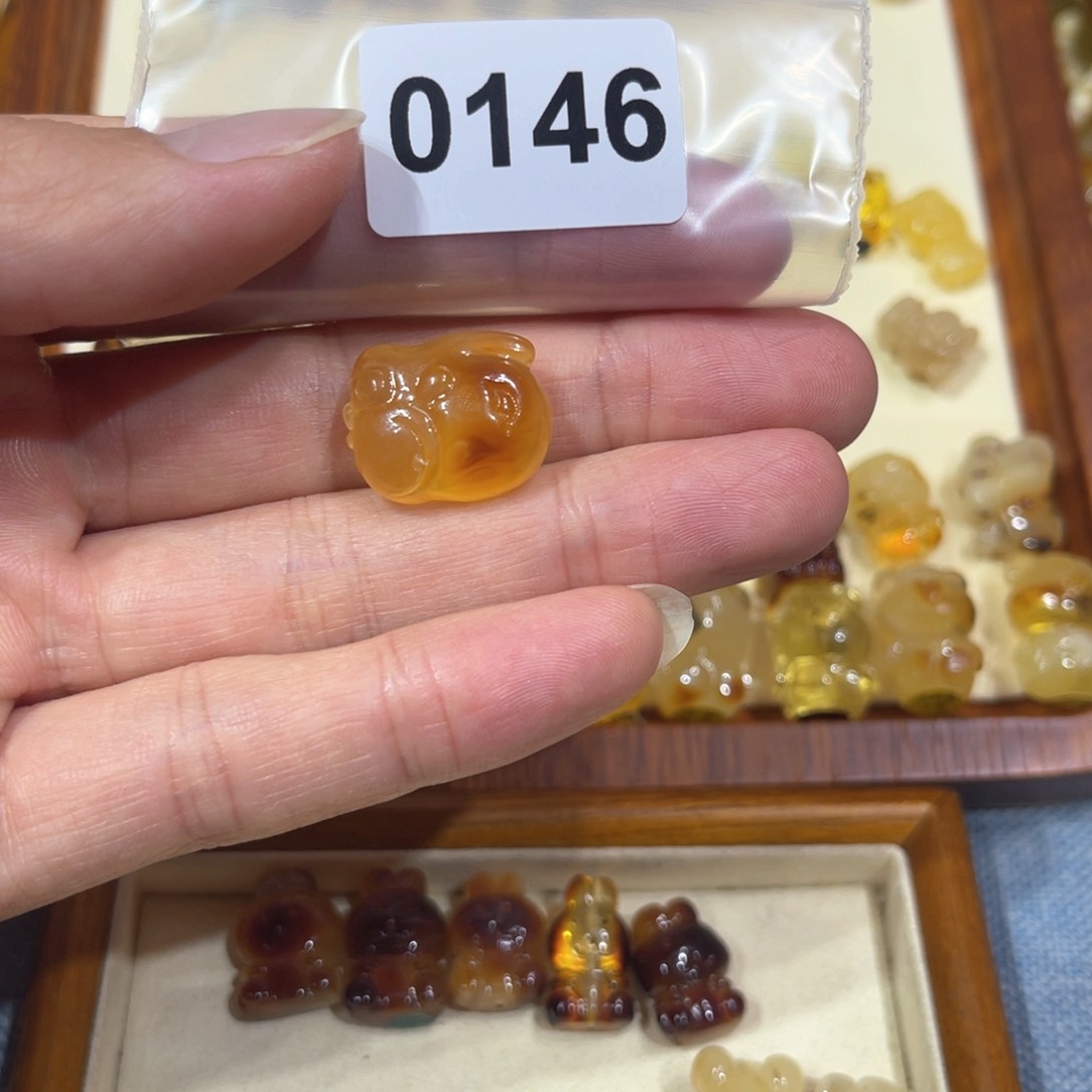 琥珀珠宝奇石未镶嵌