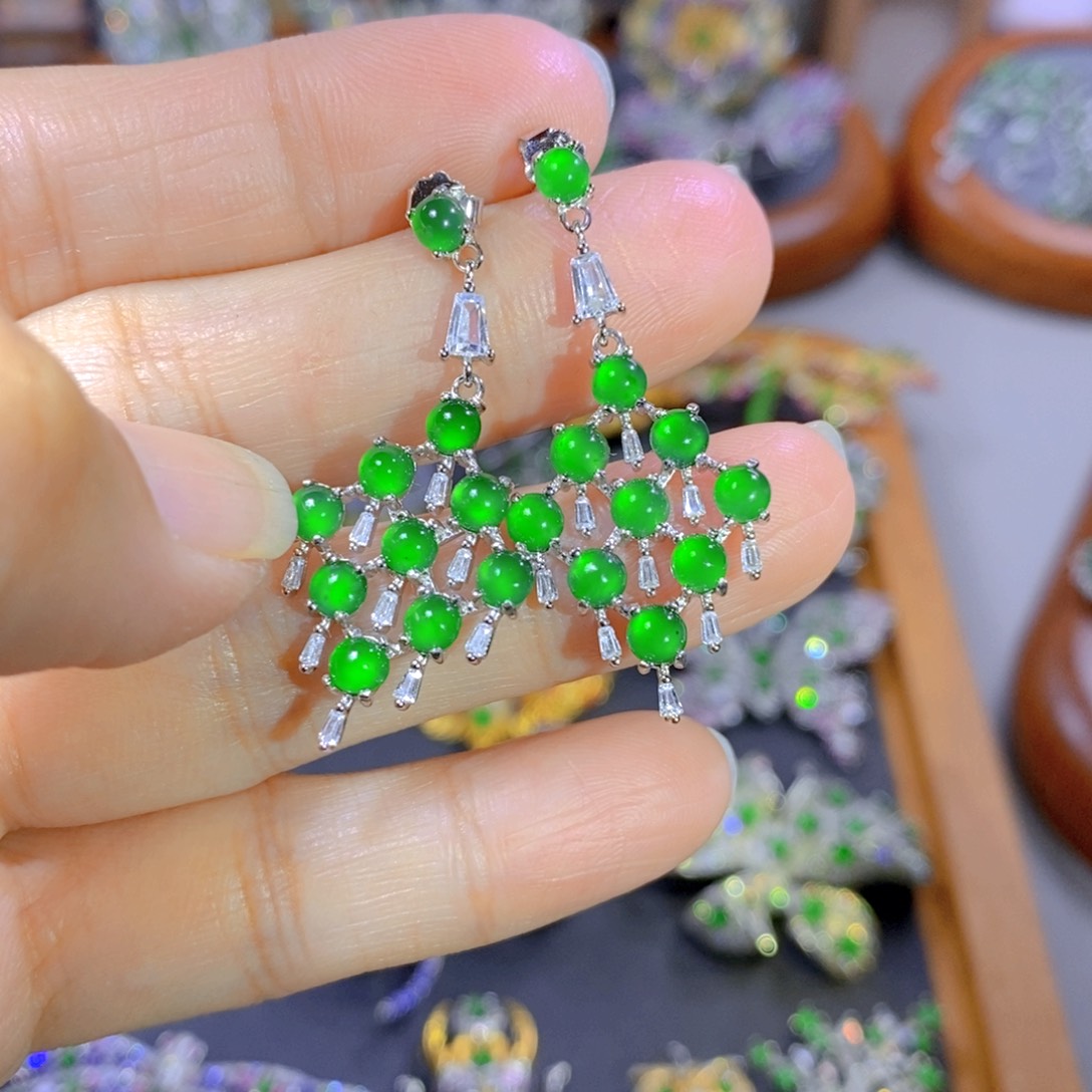 翡翠颈饰银S925镶嵌天然翡翠