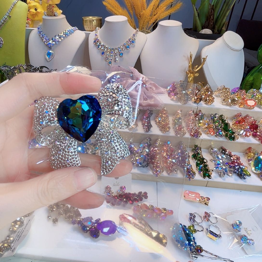 Y***g琉璃纯铜合金施华胸针