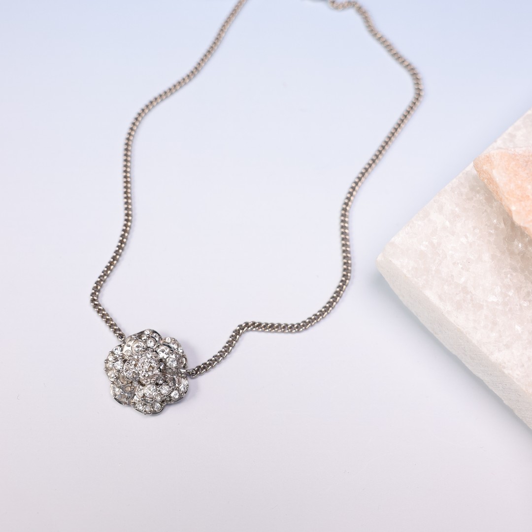 95新 Chanel/香奈儿 柚礼中古/香奈儿满钻山茶花项链hz512065