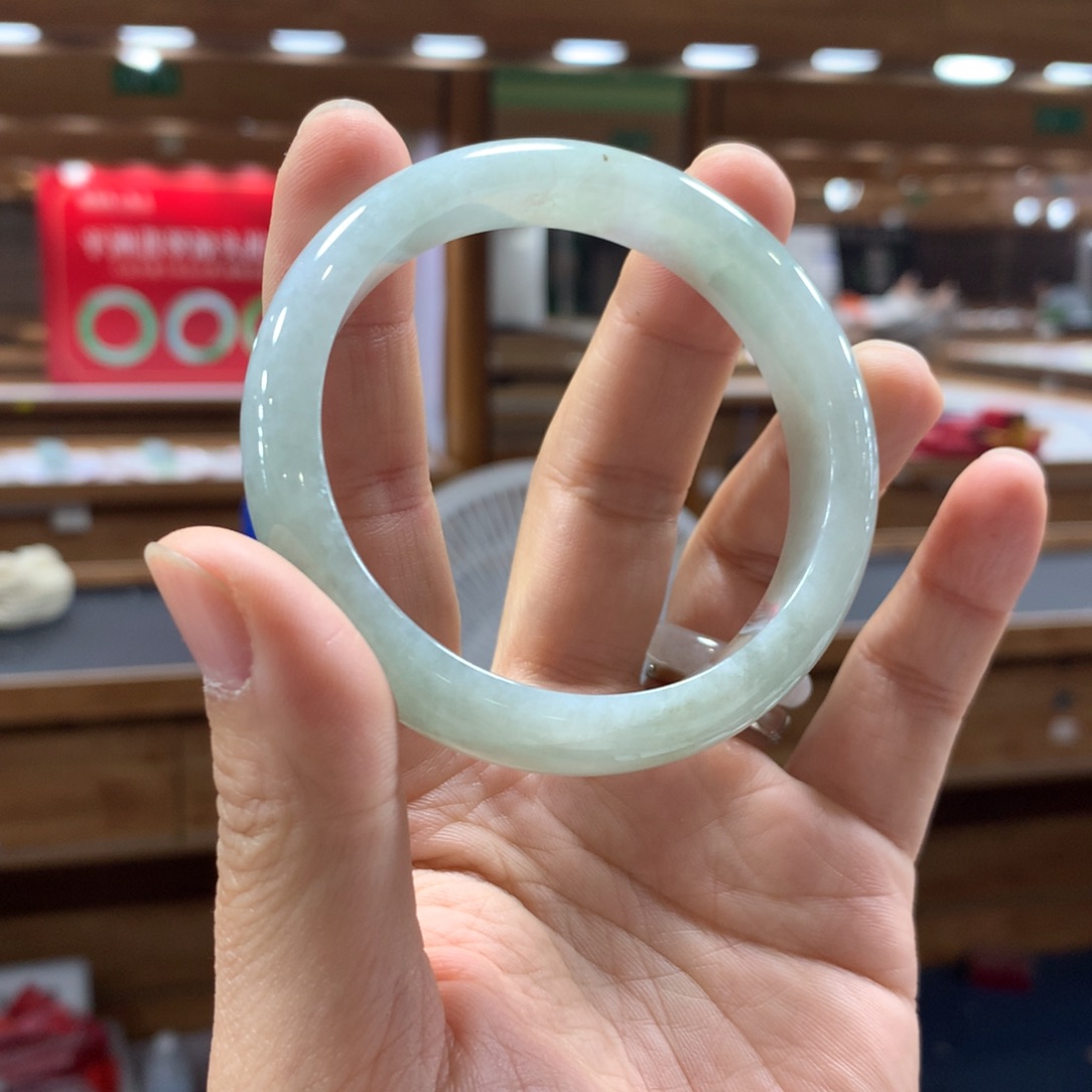 翡翠未镶嵌手镯福利