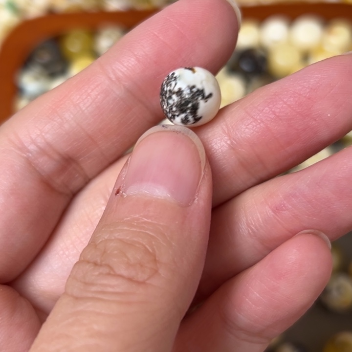 蜜蜡未镶嵌裸石9.9mm一个