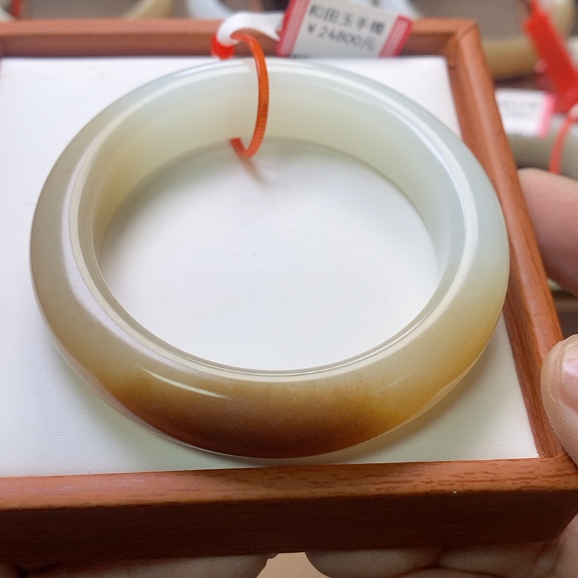 【闪购商品】未镶嵌手镯和田玉青*