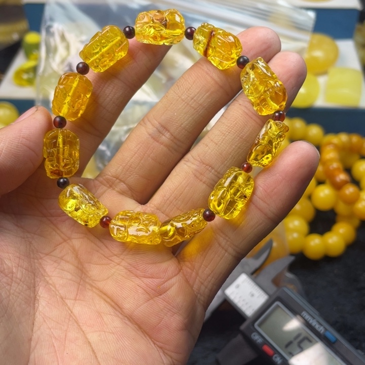 琥珀珠宝奇石未镶嵌