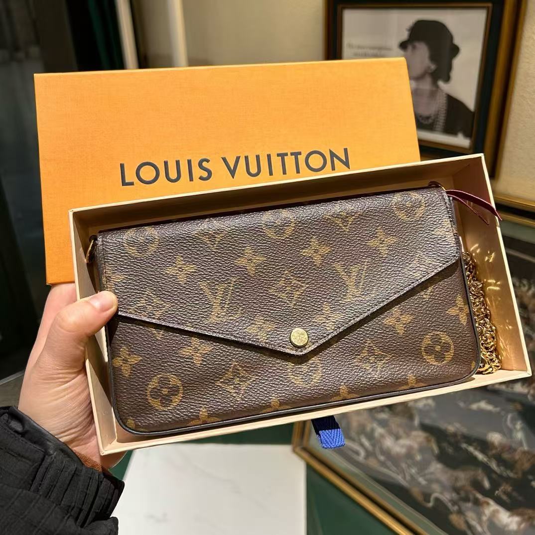 95新 LouisVuitton/路易威登 老花三合一信封斜挎包