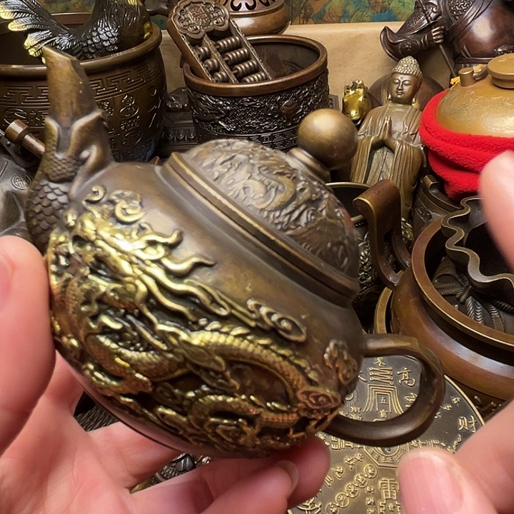 精美铜器批发档口