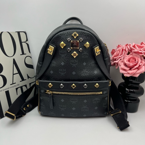 95新 MCM MCM黑色中号双肩包 xy 9061