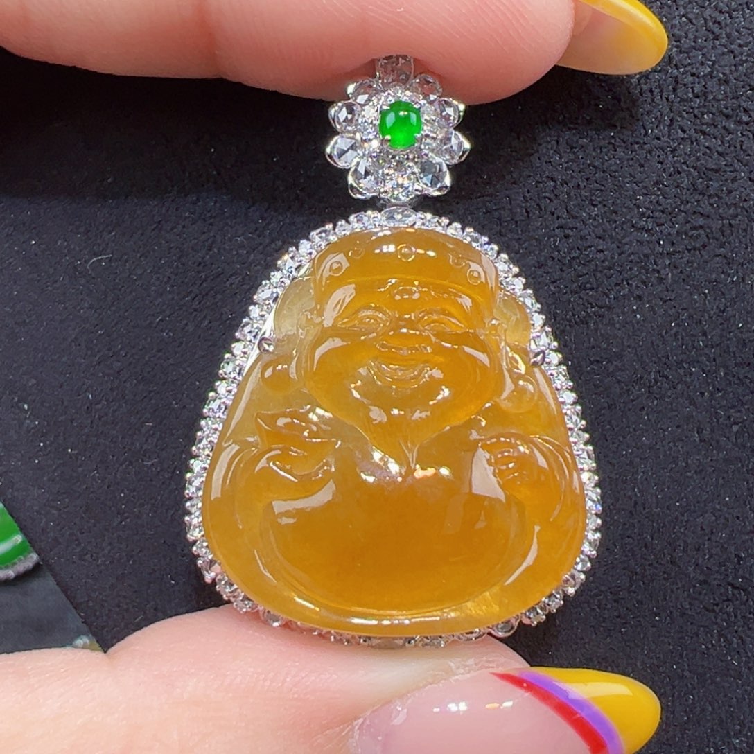 翡翠18K金镶嵌颈饰财神爷