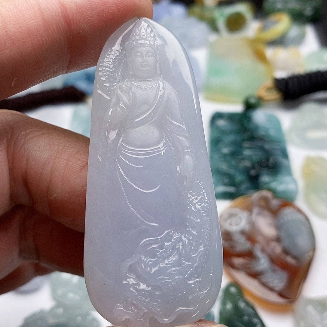 翡翠未镶嵌颈饰站观音