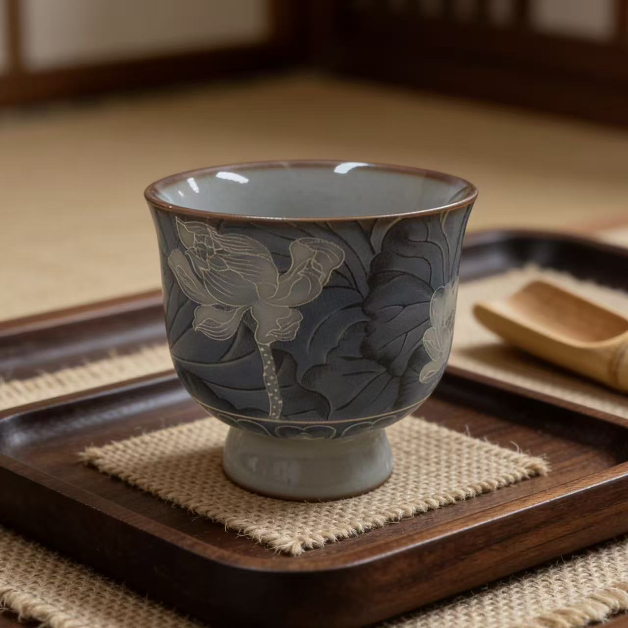 蓝彩荷花铁胎高脚小客杯-5965-0104