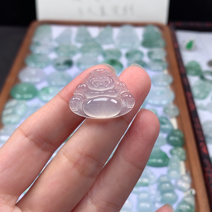 颈饰未镶嵌翡翠冰种佛公