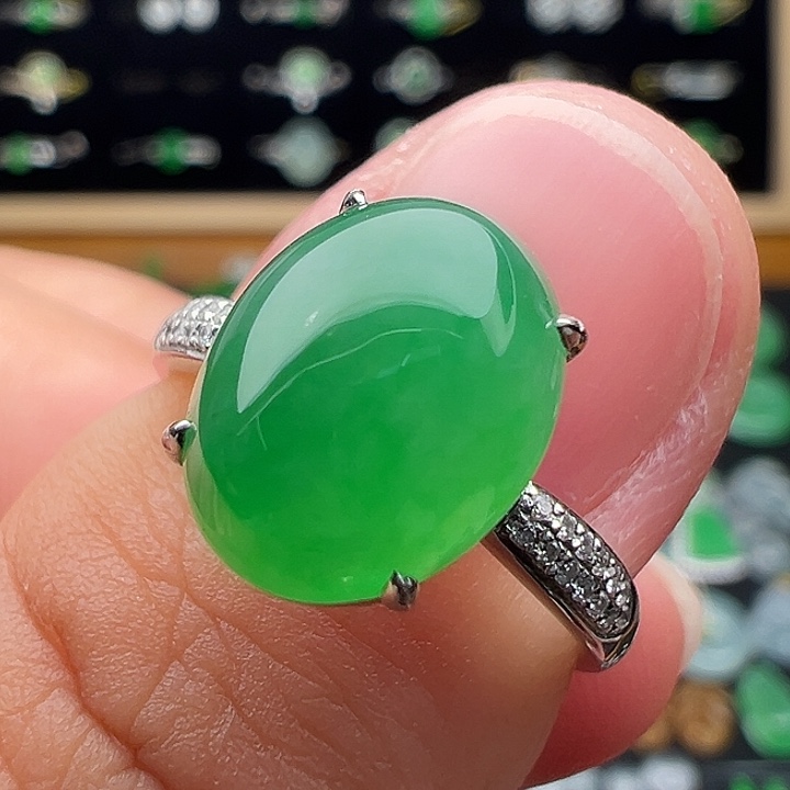 翡翠18K金镶嵌戒指蛋面11.9