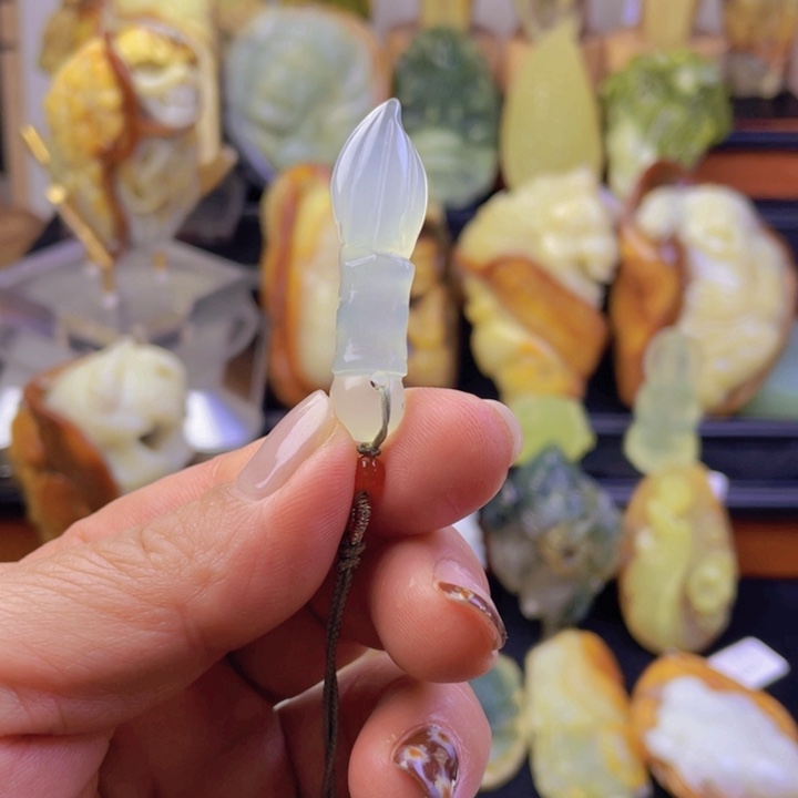 未镶嵌蛇纹石玉颈饰