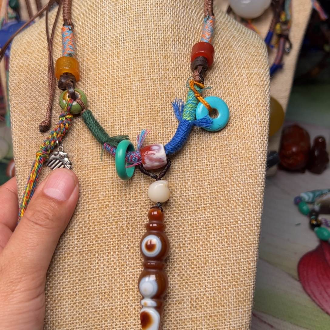 玛瑙/玉髓颈饰未镶嵌