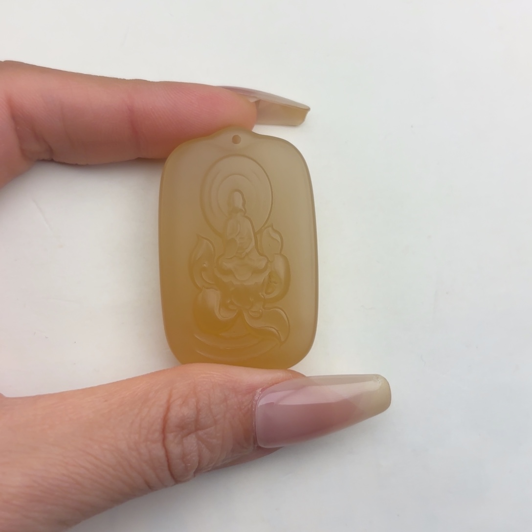 钱***途石英质玉未镶嵌黄蜡石挂件