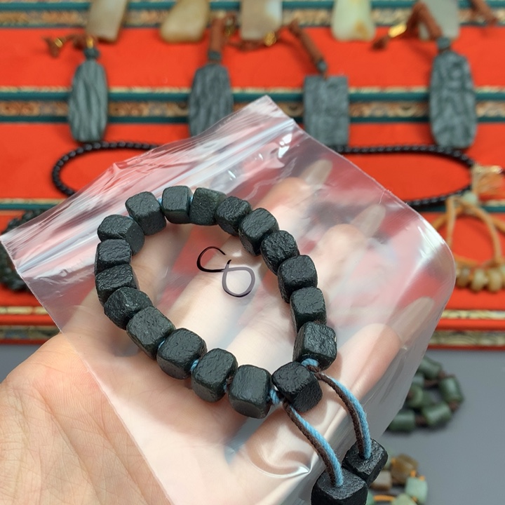 和田玉（糖玉）颈饰未镶嵌柯*亚