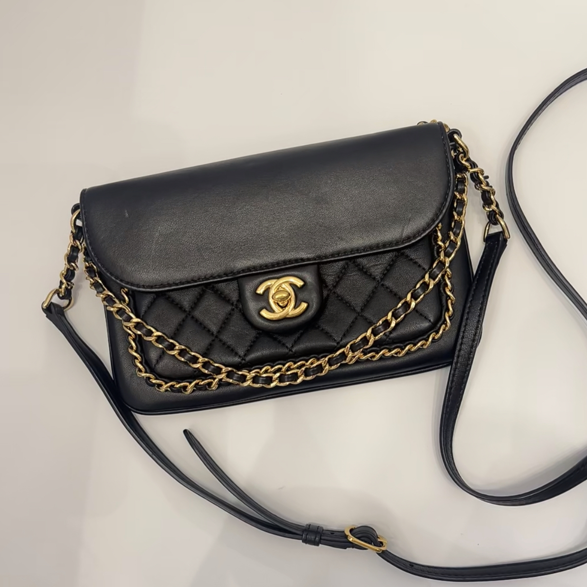 99新 Chanel/香奈儿 多多奢品/香奈儿黑金滚边手提信封挎包/99新