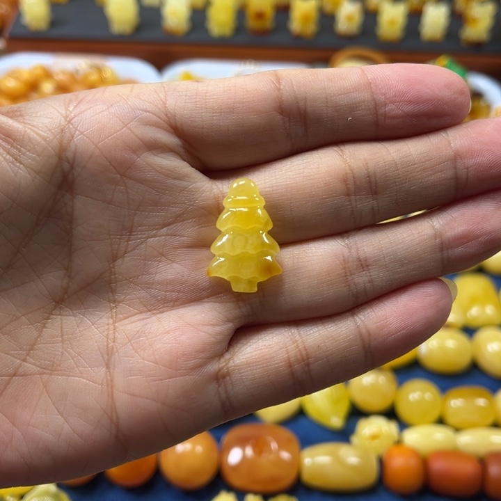 末***计琥珀未镶嵌裸石蜜蜡小树