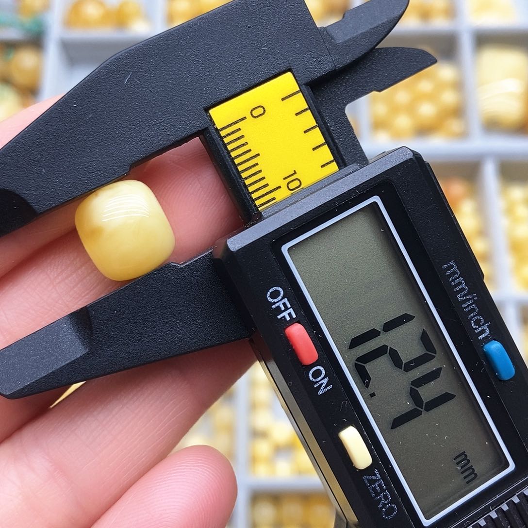 蜜蜡珠宝奇石未镶嵌卧*?834