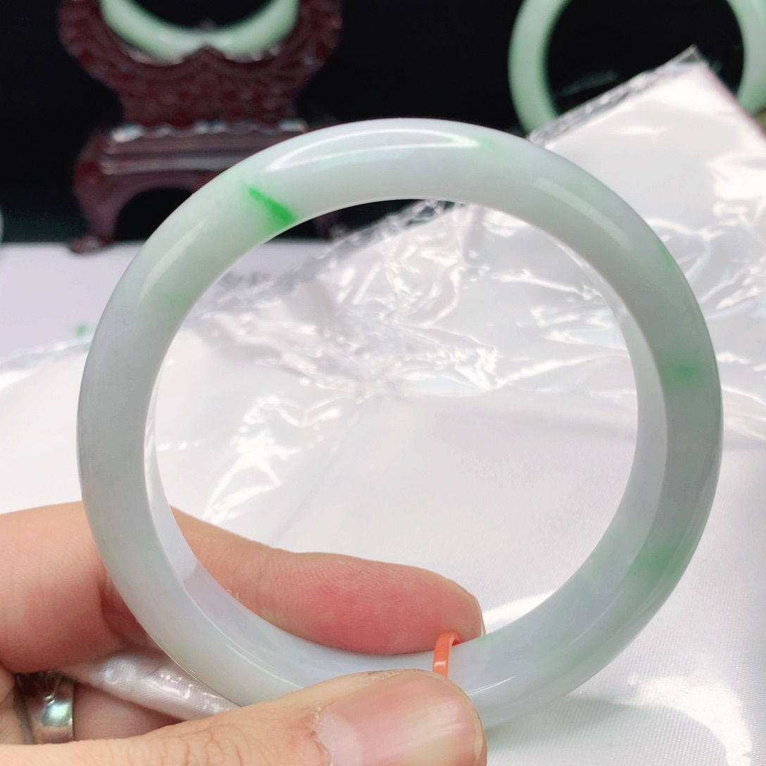 翡翠手镯未镶嵌58 圈天然缅甸翡翠A货时尚女款手镯