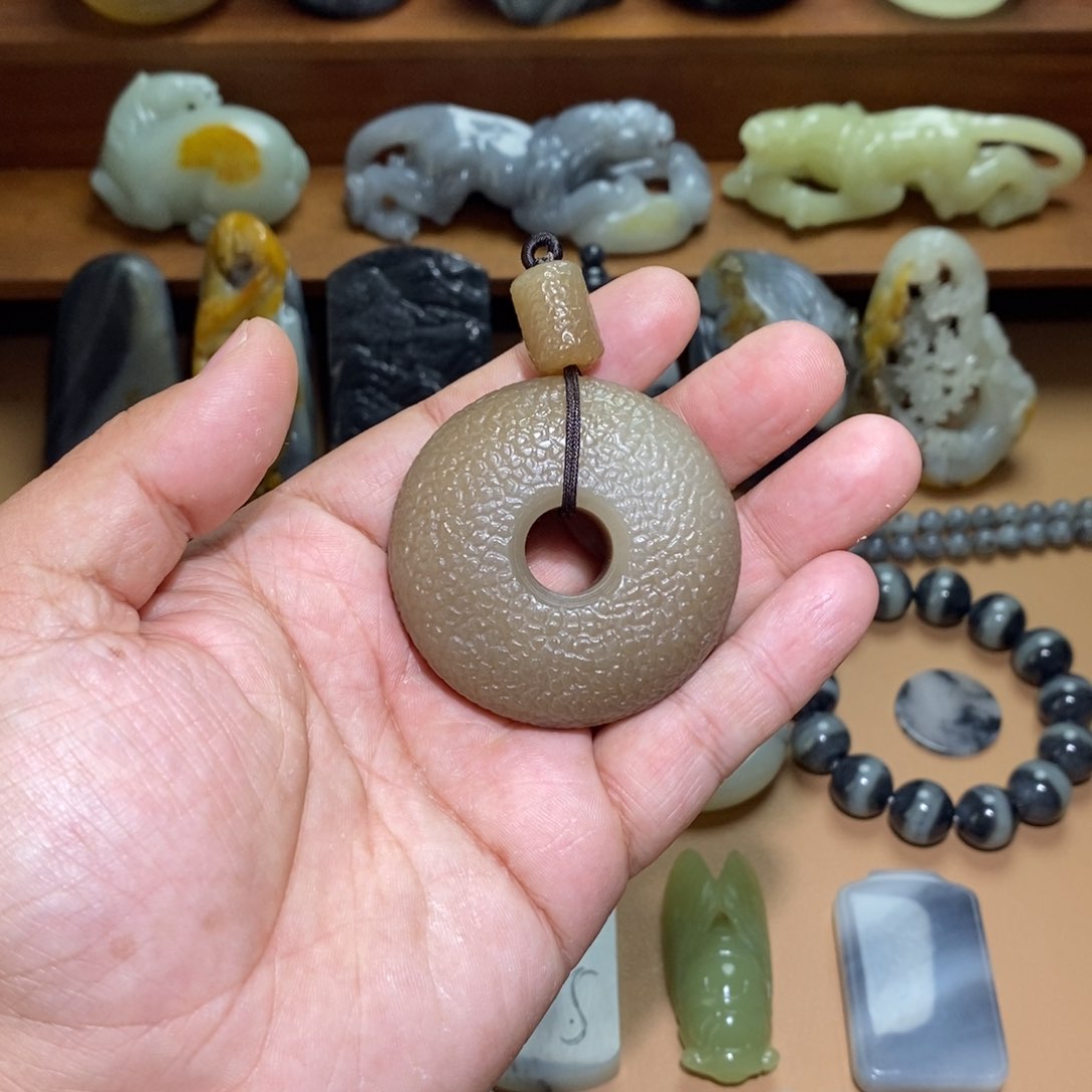 未镶嵌和田玉把件