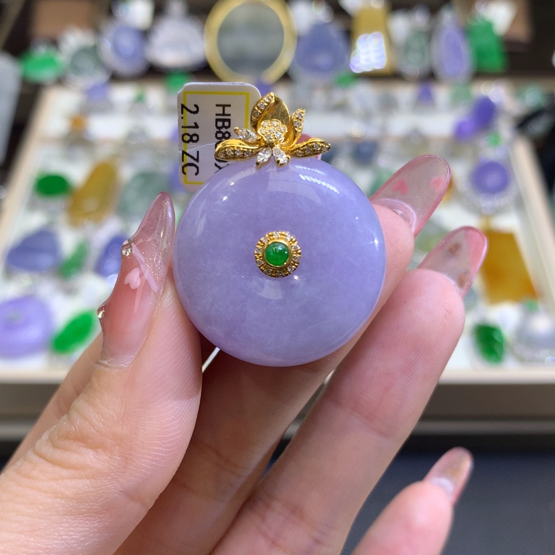 翡翠颈饰18K金镶嵌翡翠