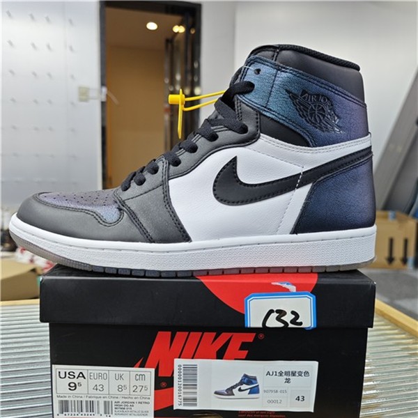 NIKE aj1 变色龙 全新原盒 43码 gui 12.11 C32 晚