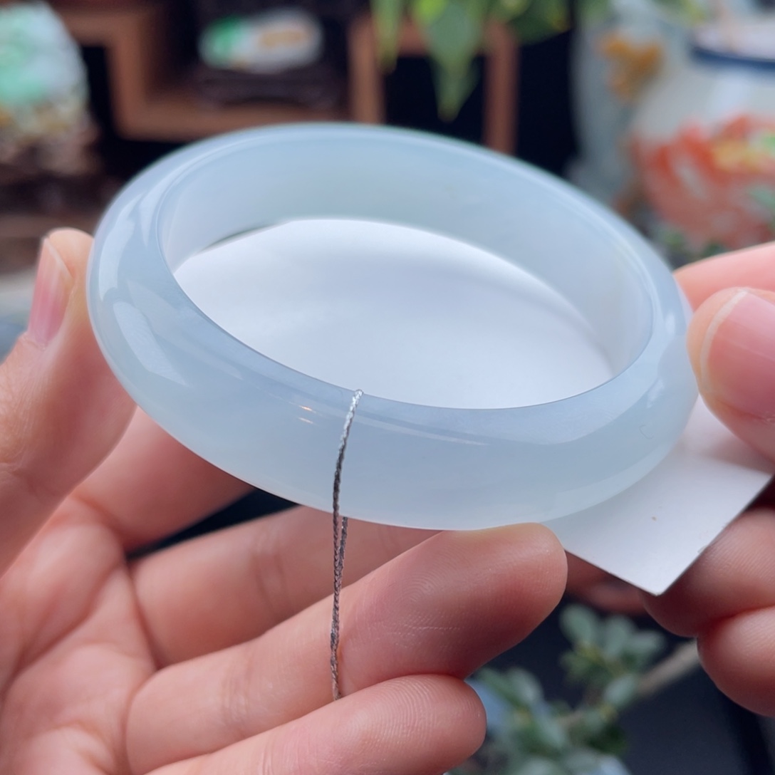 未镶嵌手镯翡翠胶化