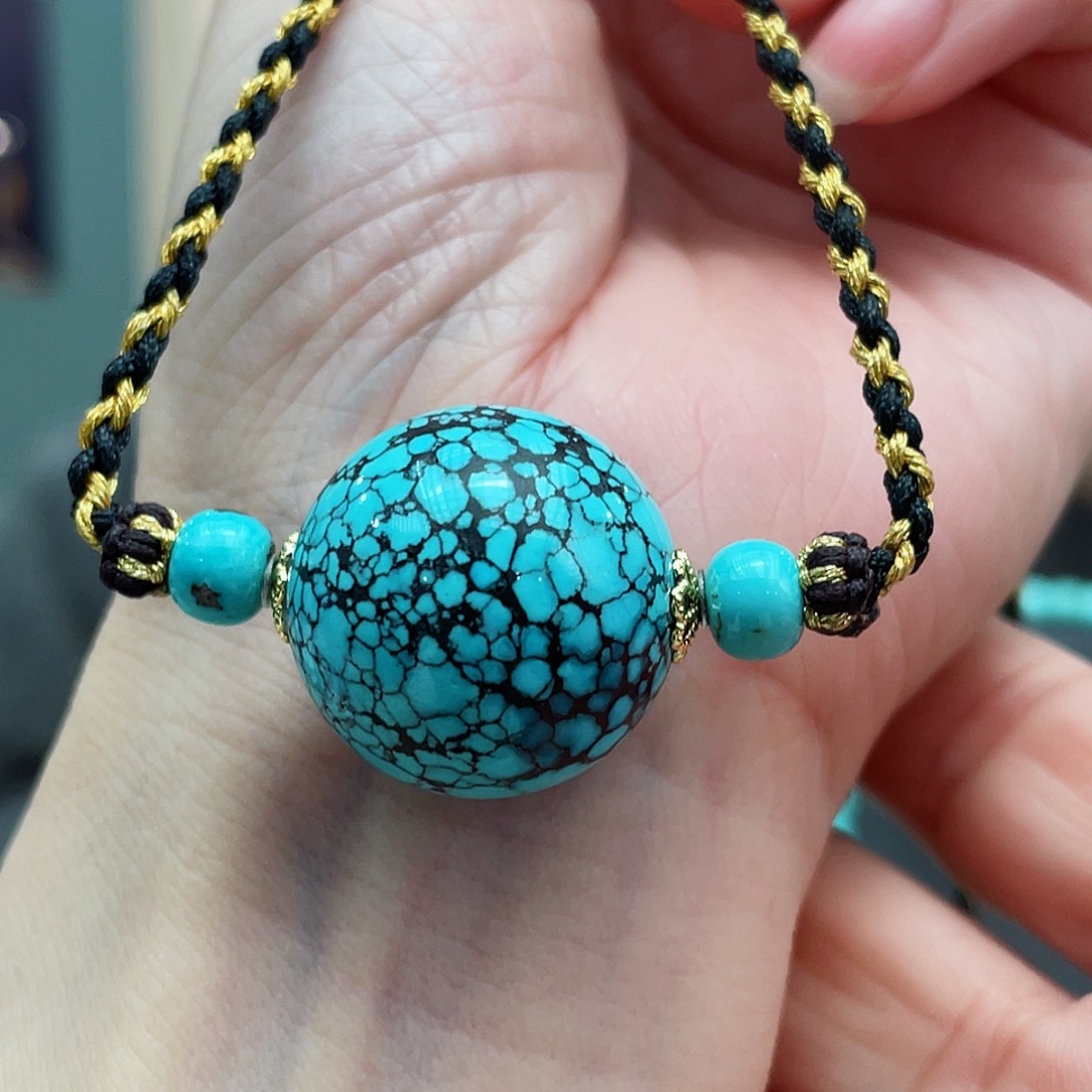 绿松石颈饰未镶嵌