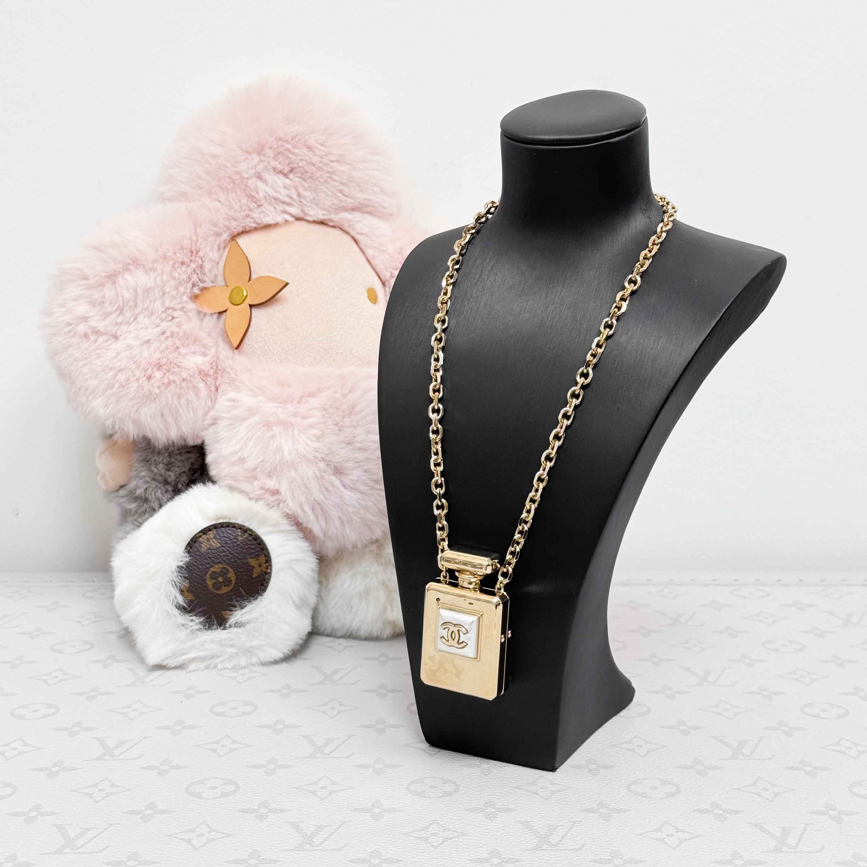99新 Chanel/香奈儿 22S金色拼白色双C香水瓶造型项链 