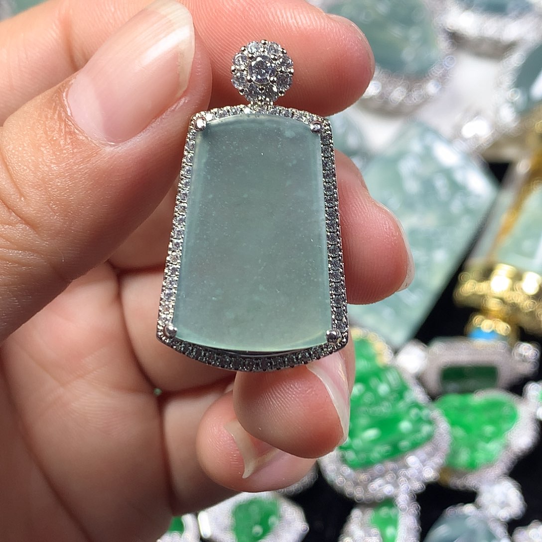 翡翠未镶嵌吊坠(不含链)