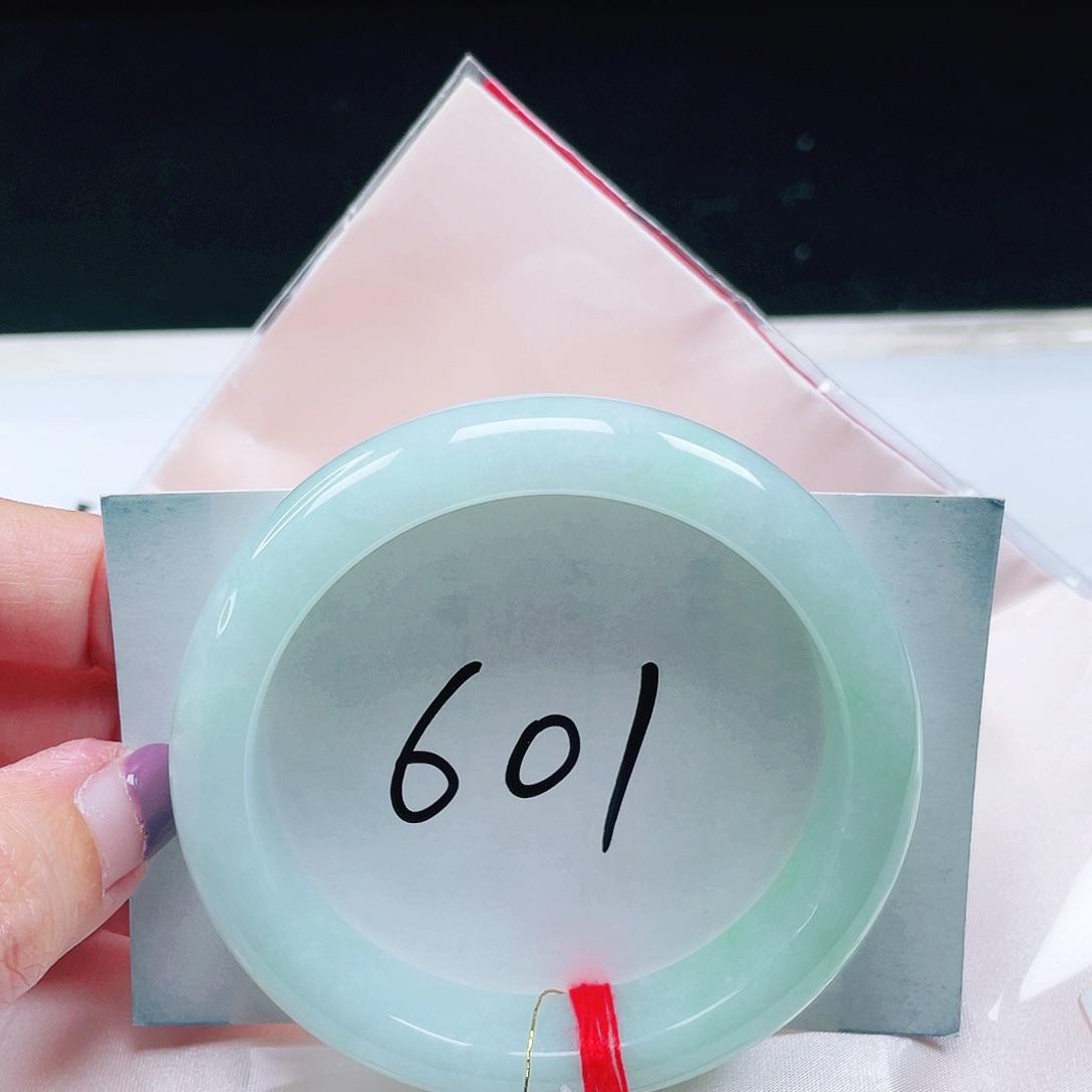 翡翠未镶嵌手镯缅甸翡翠57+