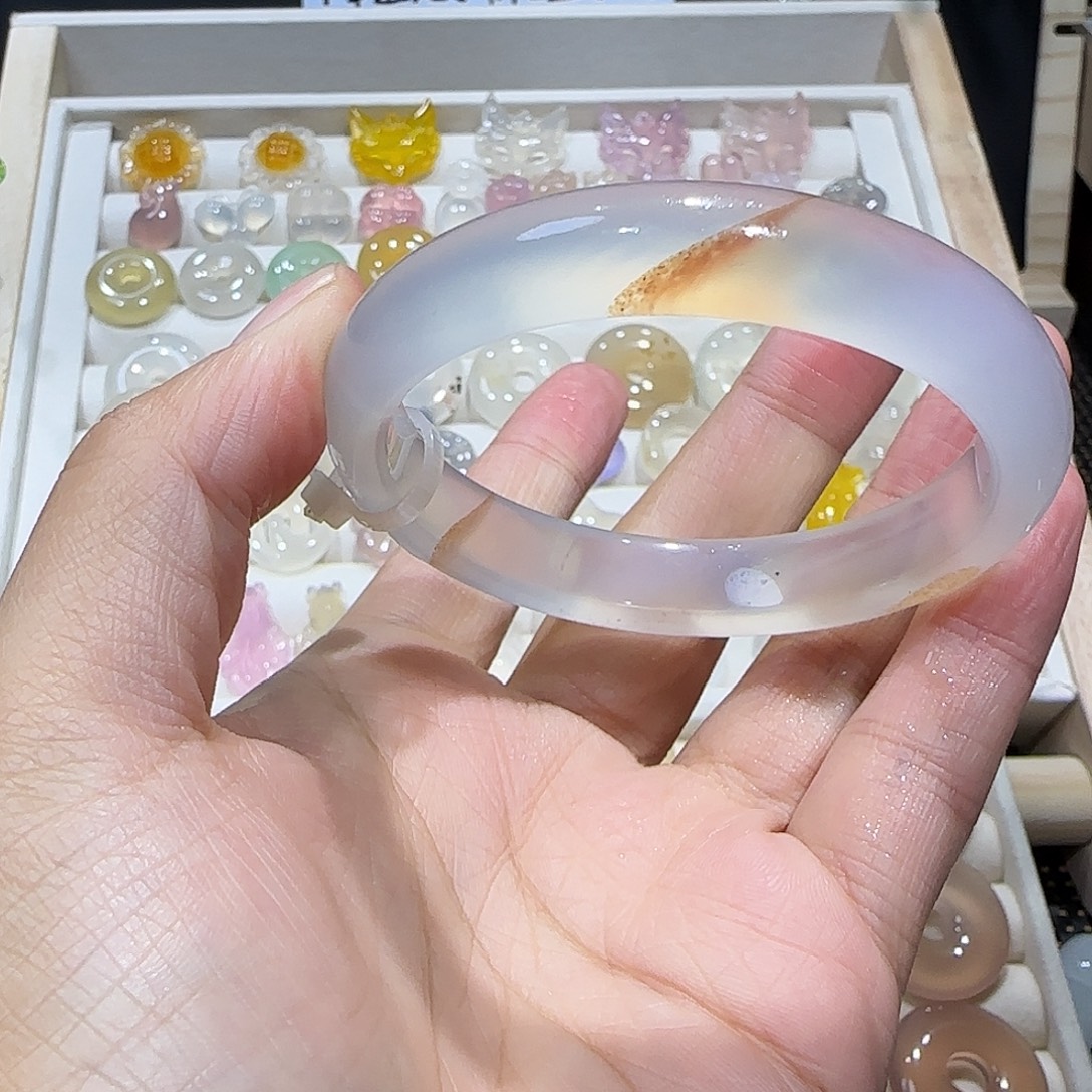 玛瑙/玉髓未镶嵌手镯飘糖漂沙54