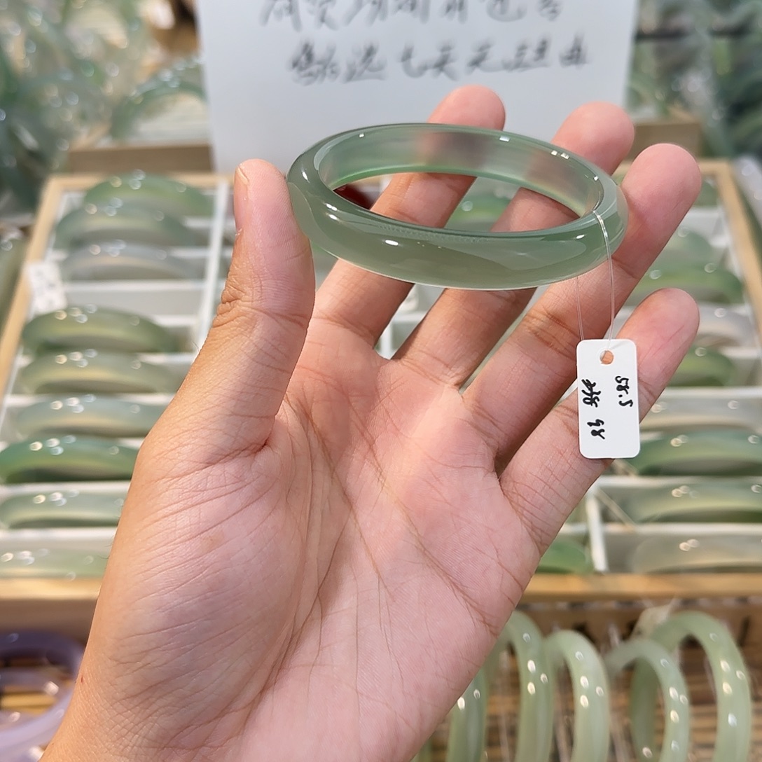 玛瑙/玉髓未镶嵌手镯圈口58.5