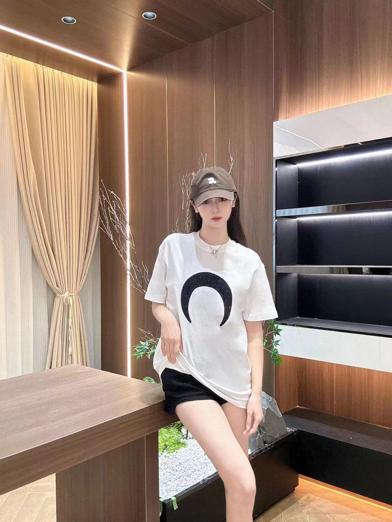 2025春夏新款月牙画短袖体恤D2027