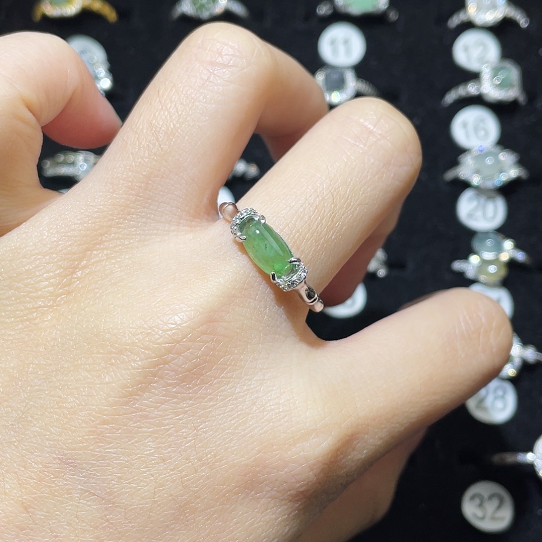 翡翠未镶嵌戒指戒指