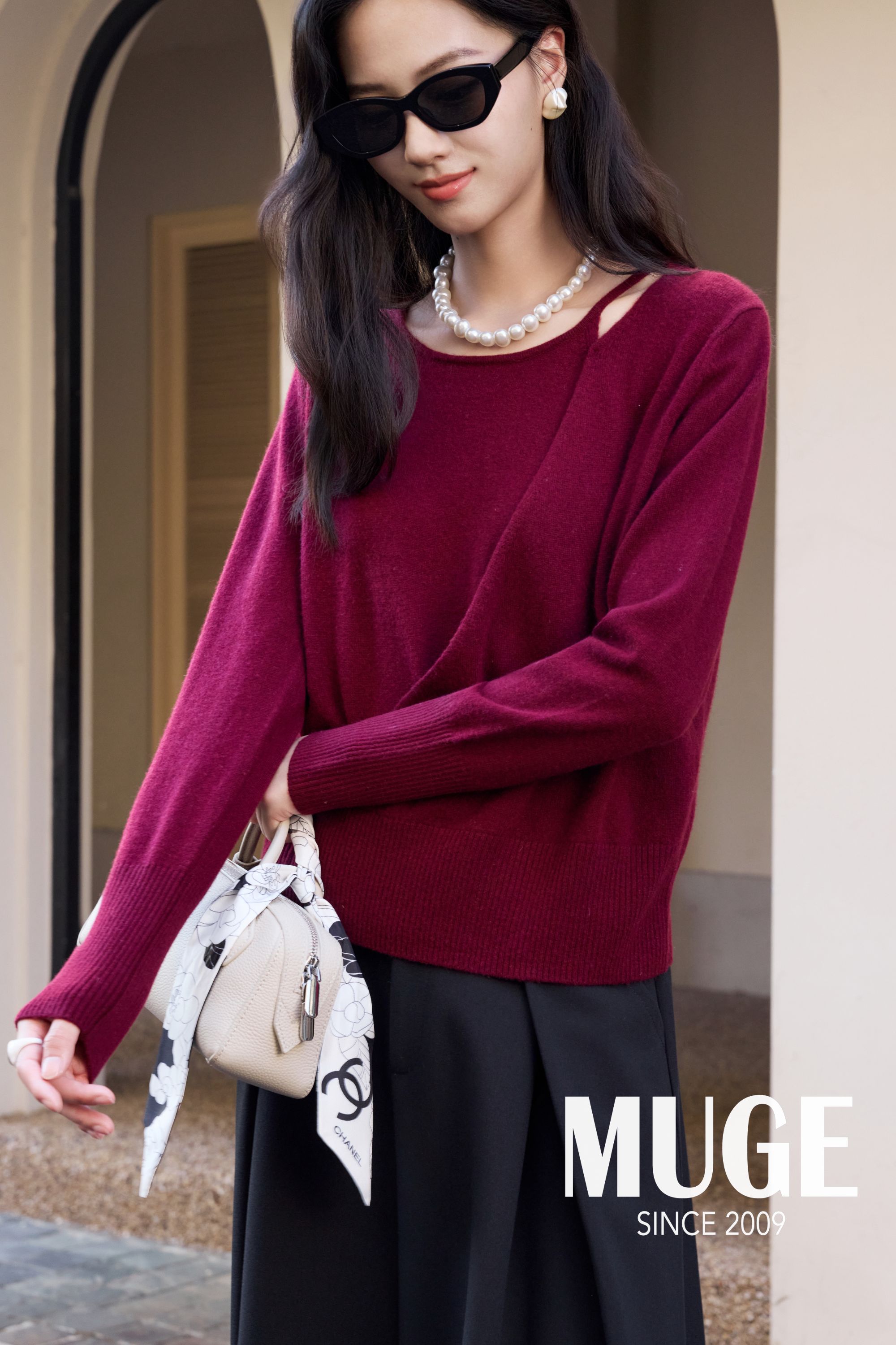 慕歌MUGE/常规款圆领长袖毛针织衫 521123