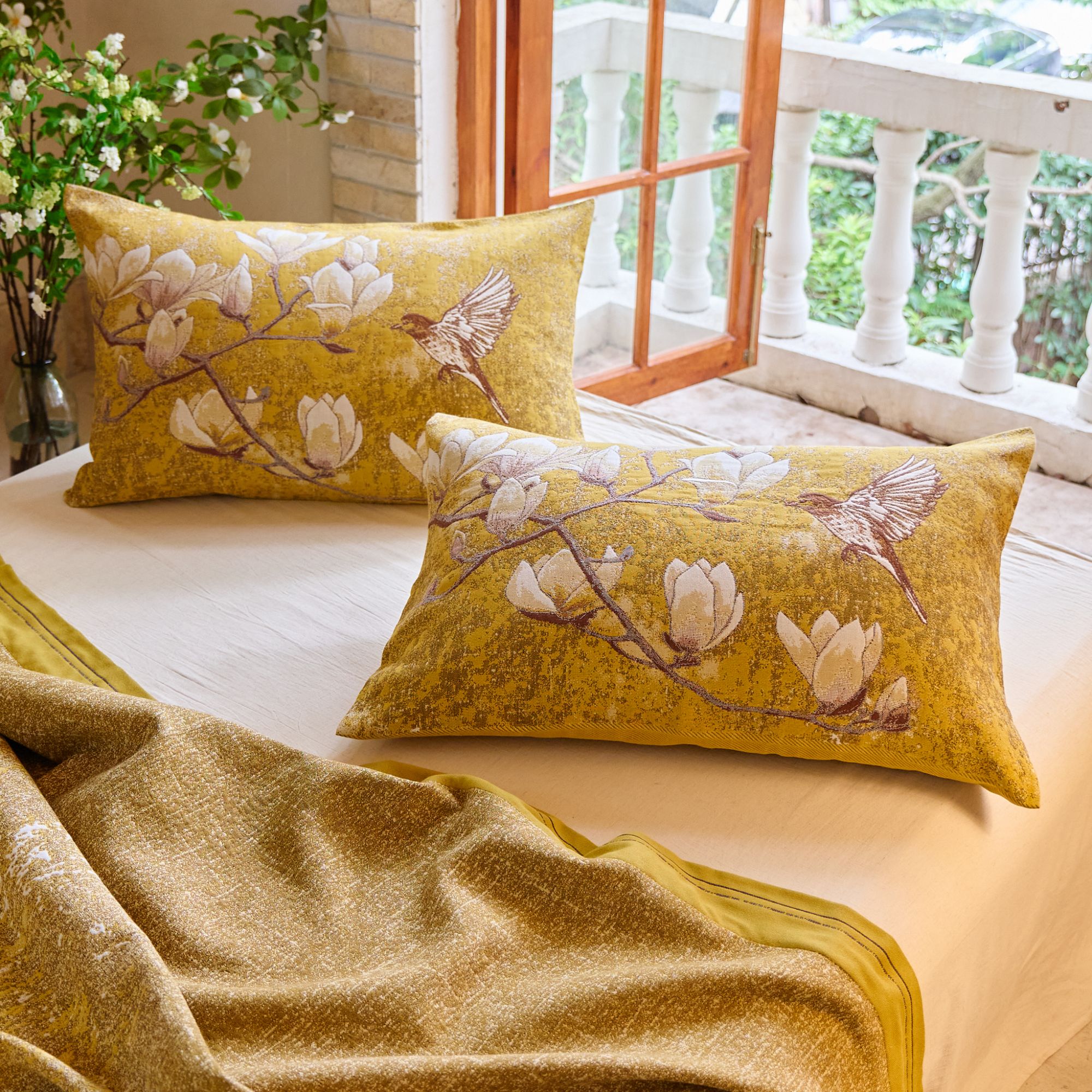 高端精品工艺提花纱布枕套--玉兰枝头