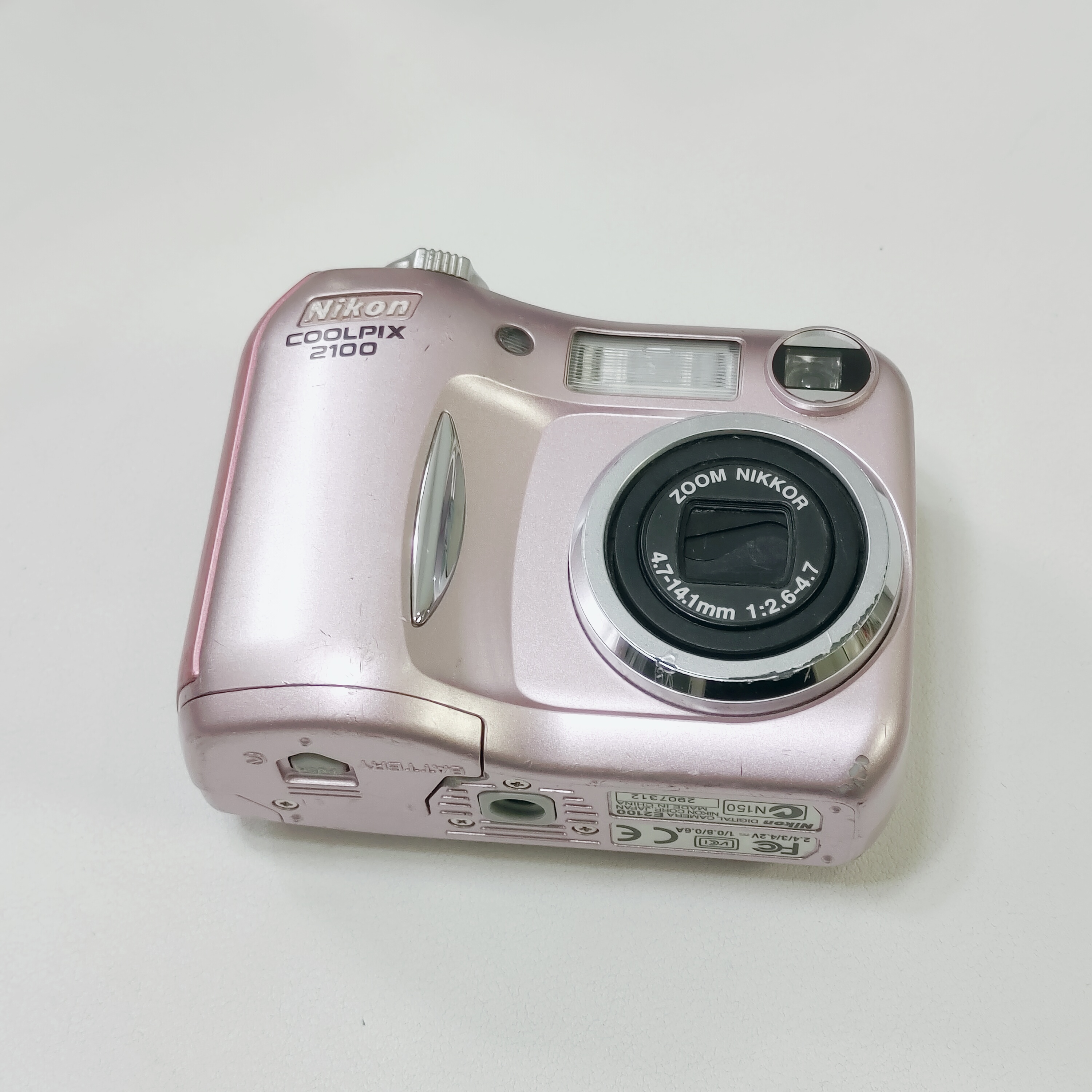 9新 Nikon/尼康 e2100日文/小面包机冷白人像复古胶片感出片