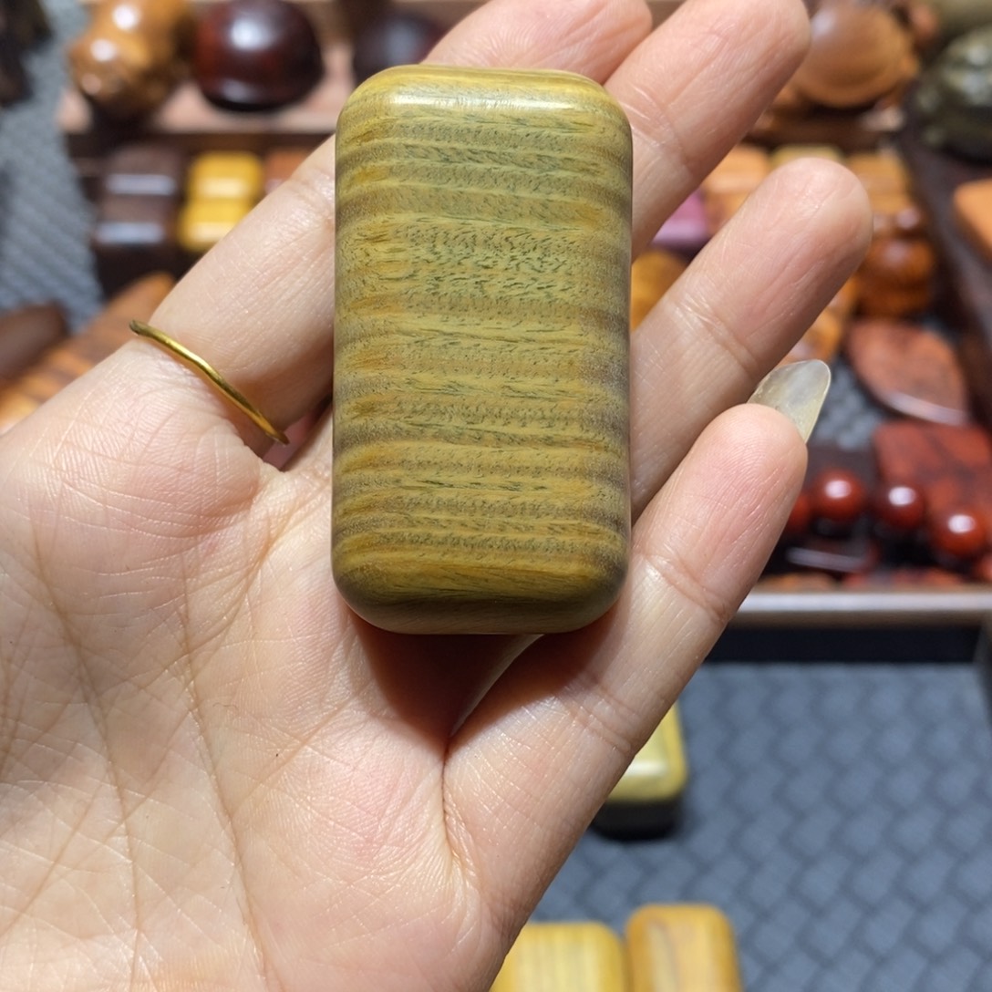 大***康木绿檀木木块一个
