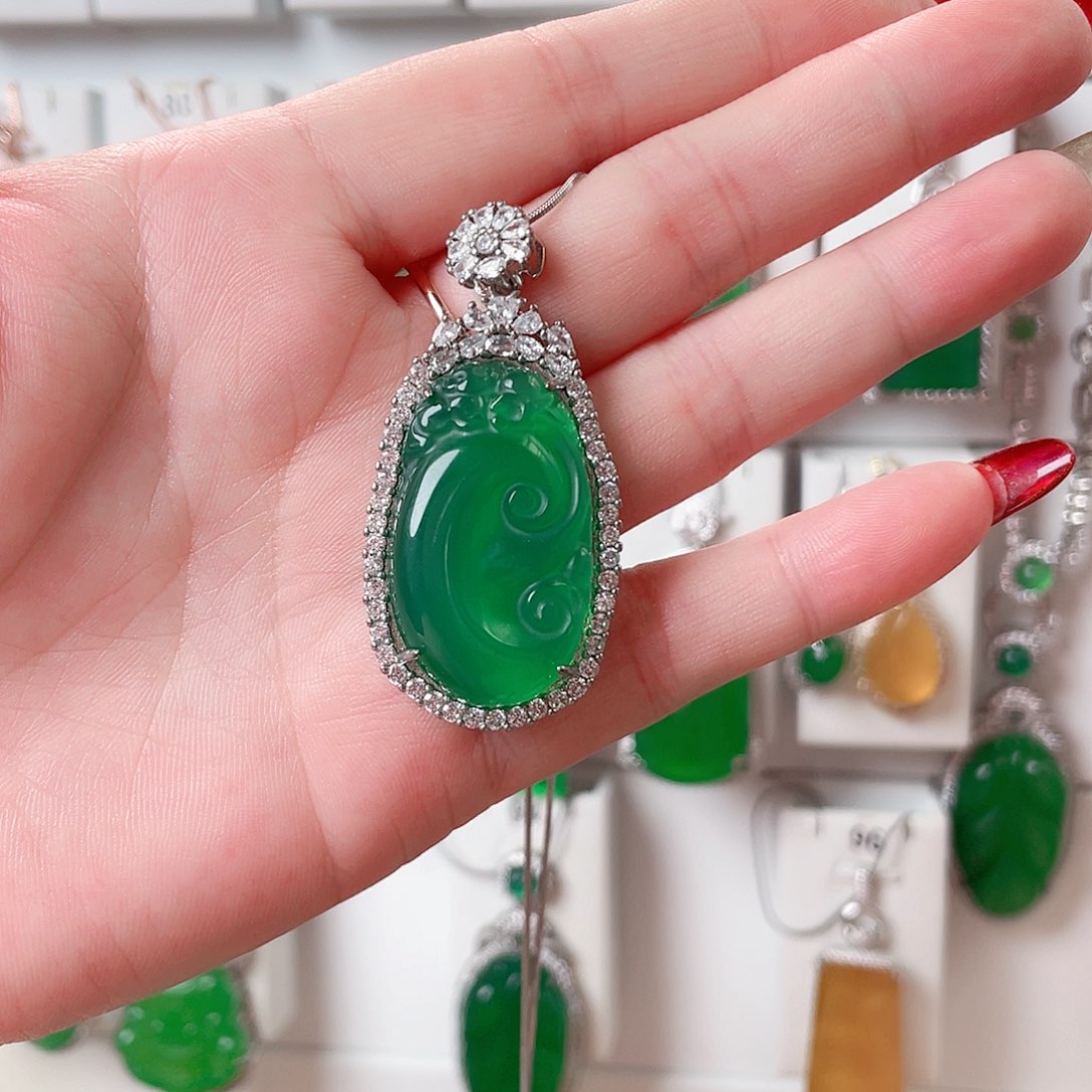 玛瑙/玉髓吊坠(赠链)未镶嵌