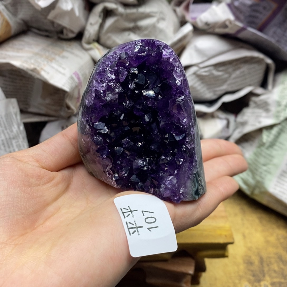 紫晶乌拉圭未镶嵌