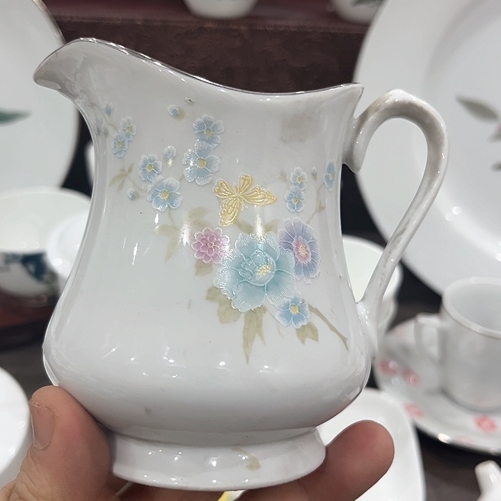 釉下五彩的瓷器和