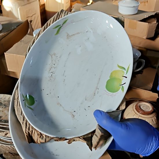 瓷片陶瓷盘子碗啥都有