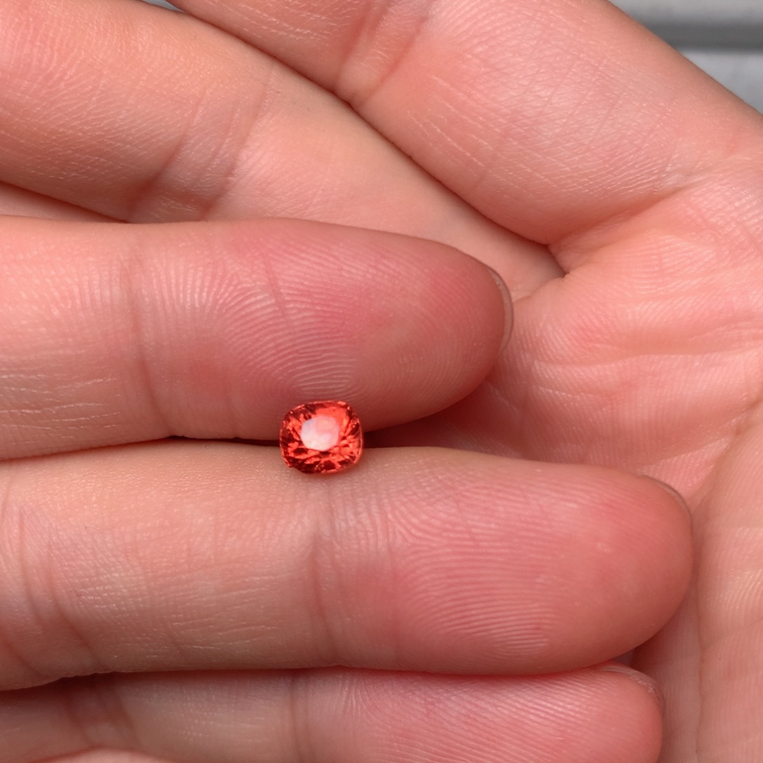 尖晶石裸石未镶嵌